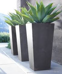 16 Creative Diy Tall Pots Planters Ideas For Modern Garden Lmolnar Large Outdoor Planters Potted Plants Outdoor Outdoor Planters