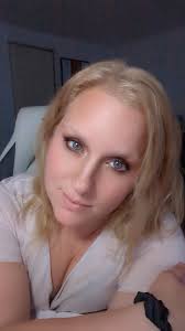 How to rehydrate a salted and pickled deer hide for tanning?