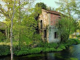 Ferrieres En Gatinais Vieilles Maisons Abandonnees Maison Abandonnee Vieilles Maisons