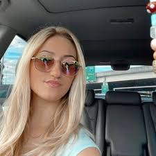 Megan Livingston (@meglivingston_)