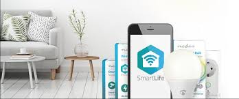 Zelf ben ik hier een groot voorstander van en ieder jaar komt er wel een nieuwe 'gadget' ons huis in. De nieuwste producten voor je Smart Home zijn die van Nedis SmartLife. Zij hebben een aantal huishoudelijke producten in het assortiment tegen een zeer betaalbare prijs dat het toch wat makkelijker maakt.
