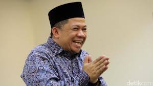 Sebelum kita masuk ke inti tulisan, mari kita lihat sekilas gaya putra presiden jokowi yang bernama kaesang pangarep ini.kaesang pangarep ini memiliki. Fahri Hamzah Jangan Karena Kaesang Anak Jokowi Lalu Diincar