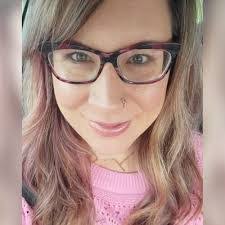 Lindsey Roper's Instagram, Twitter & Facebook