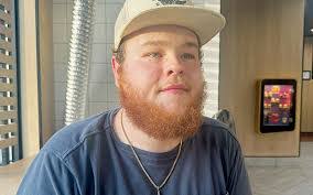 Latresa Phillips's Instagram, Twitter & Facebook