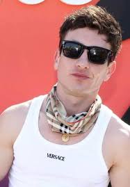 Coachella Barry : r/saltburn