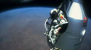 Es war ein historischer sprung, aber auch ein extrem riskanter. Youtube Baumgartner Sprung Bricht Alle Rekorde Winfuture De