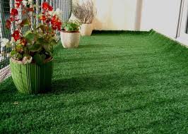 Gazon Synthetique Comment Le Poser Et L Entretenir Gazon Synthetique Terrasse Faux Gazon Pelouse Artificielle