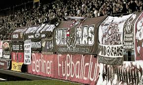 Hooligans fight 1fckaiserslautern vs dynamo dresden hools schlägerei mit polizei 22.04.2018.polizei geht mit pfefferspray auf fans los.das fußball spiel kais. Dynamo Hooligans Archive Berliner Abendblatt
