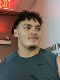 Offensive lineman Jalen Travis