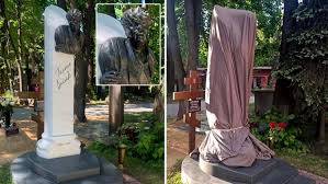 Check spelling or type a new query. Artistka Sovremennika Raskritikovala Pamyatnik Na Mogile Galiny Volchek Gazeta Ru Novosti