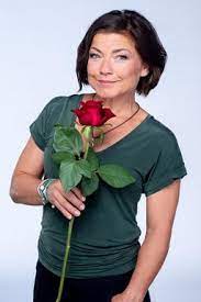 Dieses jahr sind neue darsteller zum cast der erfolgreichen telenovela „rote rosen dazugestoßen. Drehstart Zur Neuen Staffel Rote Rosen Ard Das Erste