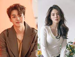 Họ khắc họa tình yêu màu hồng nhưng cũng nhiều trăn trở, thiếu sót của những thanh niên 22 tuổi. Song Kang And Han So Hee Are In Talks For A Webtoon Based Drama Gia Allana