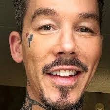 Nate Moffitt's Instagram, Twitter & Facebook