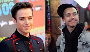 This si just a place where i can talk about kk. Que Fue De Pee Wee El Cantante De Los Kumbia Kings Enterate De Su Vida Vix
