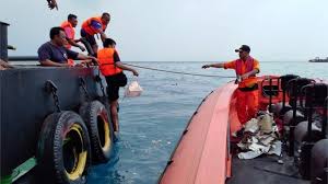 Setelah itu, kabar jatuhnya lion air jt610 segera menyebar dan menjadi viral. Lion Air Crash Boeing 737 Plane Crashes In Sea Off Jakarta Bbc News