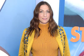 Chelsea vanessa peretti (born february 20, 1978) is an american comedian, actress, television writer, singer and songwriter. Woman Crush Wednesday Chelsea Peretti The True Human Form Of The 100 Emoji Decider