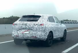 It is available in 8 colors, 5 variants, 2 engine, and 2 transmissions option. All You Need To Know About The India Likely 2021 Honda Hrv