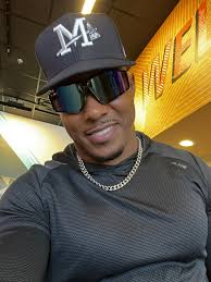 Mike Merrill (@_MikeMerrill_)