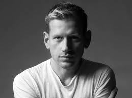 Interview: Hij wordt de nieuwe Jimmy Choo genoemd