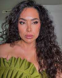 Mayra Munoz's Instagram, Twitter & Facebook