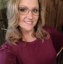 What information is available about the post of Maine Coon kittens needing  a loving home?