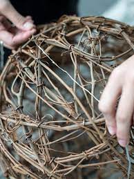 Grapevines have small flowers, typically 4 to 5 mm (0.17 to 0.20 in) long, that are grouped together in a cluster, or inflorescence. How To Make Illuminated Grapevine Spheres Hgtv