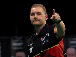 Matches taking place between 05 april 2021 to 22 april 2021 (marshall arena, milton keynes). Van Den Bergh Behalt Die Fuhrung In Der Premier League Darts Nach Der Siebten Spielrunde Dartsnews De