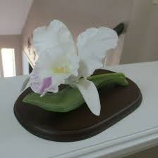 Masterpiece Homco Home Interiors Orchid Or Iris Flower Figurine Base 1985 New 39 99 This Is For A Beautiful Figurine From Homco Home Interior S And Gift S Nel 2020