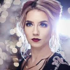 Sasha Ewing's Instagram, Twitter & Facebook