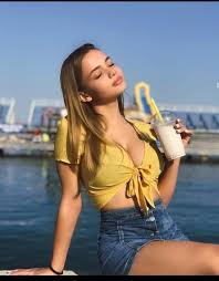 Валя карнавал — звезда tiktok, которая не требует представления. Valya Karnaval Biografiya I Data Rozhdeniya Rost I Ves Paren Instagram I Foto