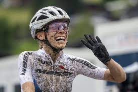 « ce n'est pas vraiment une déception, j'ai tout donné, j'ai fait avec la forme du. Vtt Coupe Du Monde Aux Gets Loana Lecomte Poursuit Son Grand Chelem A Domicile Avant Les Jo