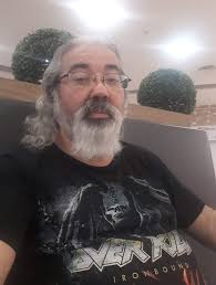 Hi to everyone.Greetings from İstanbul,Turkey.Deep Purple is my All Time  Legend that I got into Rock 48 years ago with their Best and Legendary  Album Machine Head 🤘🏻🤘🏻