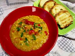 Se non vi è mai capitato di acquistare le fave secche, fatelo e sperimentate questa ricetta. Macco Di Fave Secche E Pomodorini Ricetta E Preparazione Blog
