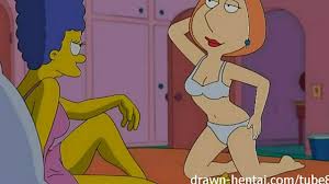 Elle me reçoit en bas noirs signe qu'elle a faim de bonne bite et quand elle découvre la mienne elle est aux anges. Hentai Lesbien Marge Simpson Et Lois Griffin Videos Porno Tube8
