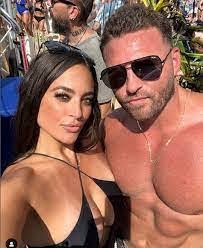 Wayne Belshe's Instagram, Twitter & Facebook