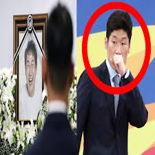 정치檢 출신 민정수석의 돌연 사의…'檢인사·원전수사'에 꺾인 중재역. Qovechmcbkyiqm