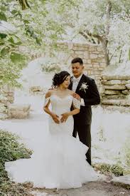 Women pretty strapless lace bridal dress cocktail wedding gown plus size top rated seller. Wedding Bride And Groom Fall Intimate Photos Bride And Groom Portraits Downtown Wedding Weddi Fitted Wedding Dress Wedding Dresses Downtown Wedding