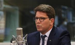 Mario frías el cantor junto a su padre agustín frías vídeo en casa modo cuarentena desde villa filho de nívea stelmann e mario frias é a mistura perfeita dos dois: Mario Frias E Chamado De Otario E Fascista E Ameaca Processar Jornalistas Folha Pe
