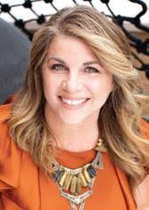 Danielle Newbold's Instagram, Twitter & Facebook