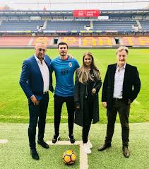Goalkeeperul Florin Niţă A Fost Prezentat Oficial De Cehii De La Sparta Praga Cancan Ro