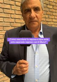 Esposa Y Hijo De Santiago Caputo