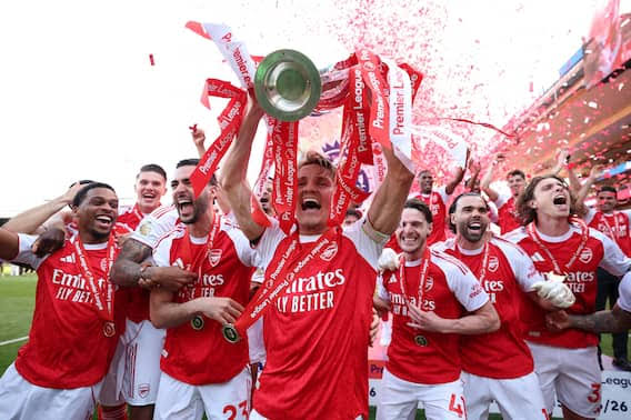 Historia en Inglaterra: así levantó Arsenal el título de la Premier League  tras 22 años