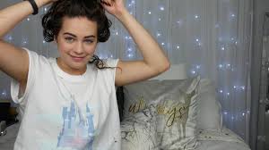 Elle est fan de disneyland, des films disney et… des films d'horreur. Mary Matilyn Mouser Facebook