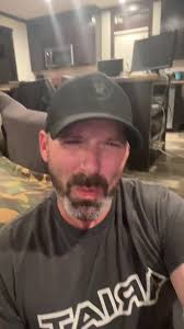 He didn’t get the memo he was supposed to look vicious #scarface #roydinges  #ariat