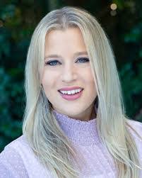 Caitlin Lowry's Instagram, Twitter & Facebook