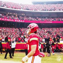 Taken to laila mahomes patrick mahomes wife (laila) owns this account. Pat Mahomes Gifs Tenor