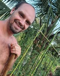 Ein riesen Dankeschön geht raus an Max @busch.maximiliano , der uns neue  Solarpanele besorgt, und beim Einbau geholfen hat. Ihr seid mit eurem  Camper in Mexiko und braucht eine neue Solaranlage oder