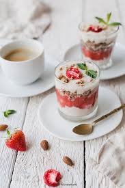 Erdbeer Mandel Dessert In Schnell Vegan Maras Wunderland Rezept Einfacher Nachtisch Dessert Rezepte Fruhling Veganer Nachtisch