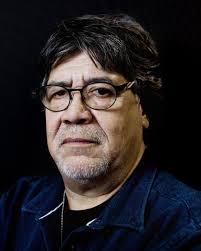 His diverse district covers large parts of the south and central bronx. Le Grand Ecrivain Luis Sepulveda Ancien Militant Des Jeunesses Communistes Au Chili Est Decede Du Corona Virus En Espagne Le Chiffon Rouge Pcf Morlaix Montroulez