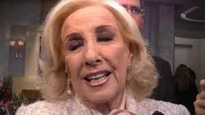Para cada programa la cocinera recrea para juana el mismo plato que le sirve a todos, pero con otros alimentos aptos para ella. La Falsa Mumi On Twitter Che C5n Uds No Muestran El Allanamiento A La Casa De Mirtha Legrand Eso Tampoco No Les Interesa